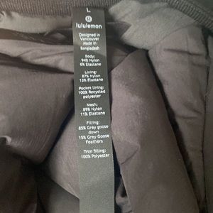 Never worn, size large Lululemon puffer jacket